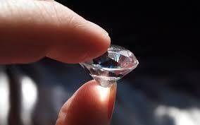 Compro Brillantes y pago en dolares llame o escriba WHATSAPP +58 4149085101  Caracasa CCCCT