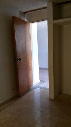alquilo apartamento en Urbanización Jardines de Santa Rosa, Cúa, Estado Miranda.
