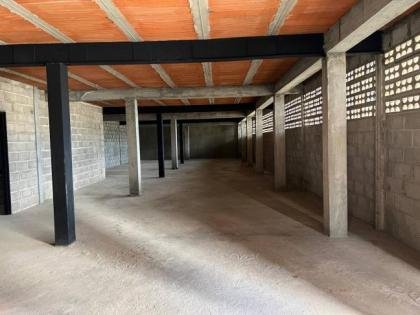 EDIFICIO COMERCIAL