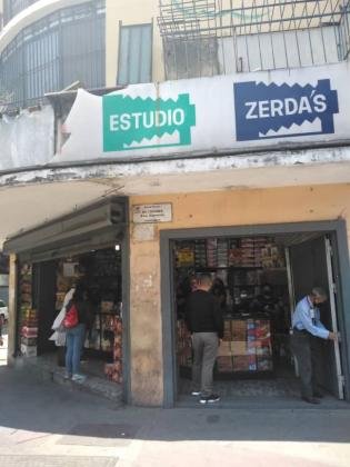 Local AV. Lecuna, esquina cipresse