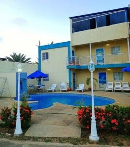 VENTA DE POSADA Y TERRENOS EN MARGARITA