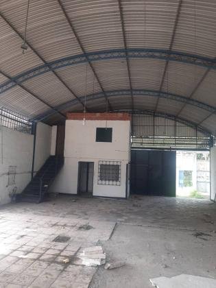 En venta 3 en 1 (Galpon +Casa+Terreno) a 40 minutos de caracas