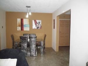 Gran oportunidad. En venta espacioso apartamento