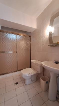 Apartamento con hermosa vista, ubicado en la urbanización El Parral, Valencia.