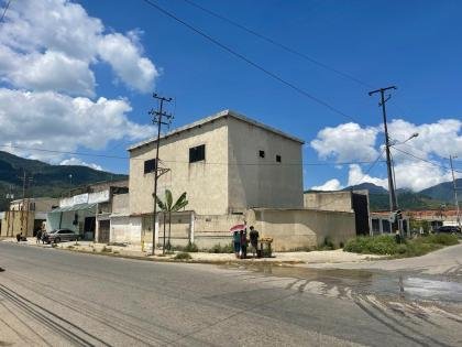 Vende Local de esquina en la Av. 190, Naguanagua