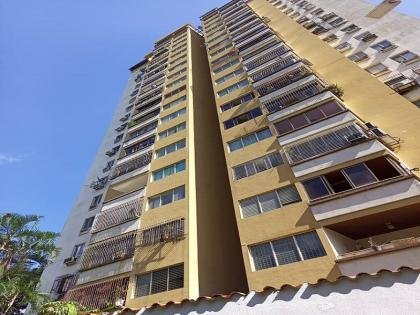 Apartamento Conservado en la Trigaleña, Res. Gran Pama