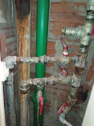 SERVICIOS DE REPARACION DE SANTA MARIAS PORTONES ELECTYRICOS MECANICOS REJAS ENREJASDOS VENTANAS SERIOS DE PLOMERIA DESTAPES REPARACIONES  BOMBA DAÑAD