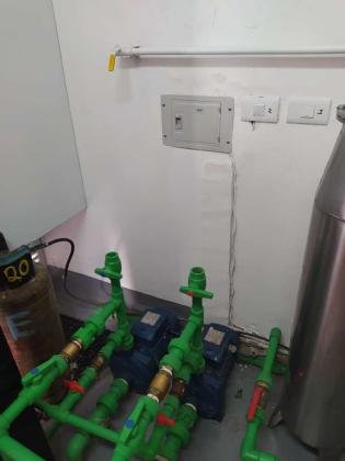 SERVICIOS TECNICOS INSTALAMOS TUBERIAS CALENTADORES FILTROS DE AGUAS GRUPOS DE DUCHAS LLAVES DE PASO NIPLES VALVULAS CHE BOM,MBAS DE AGUAS GRIIFERIAS