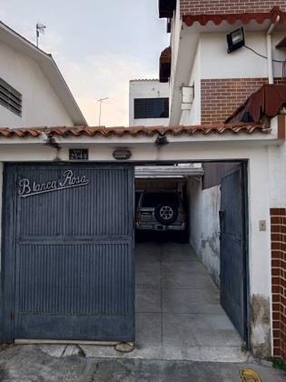 ALQUILO ANEXO en 2do piso quinta en l CALIFORNIA NORTE MUN SUCRE ESTADO MIRANDA CARACAS 0426.1608407