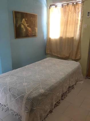 Habitación independiente alquilo a caballero en Urb. La Esmeralda San Diego. Valencia. Cerca de Universidad UJAP