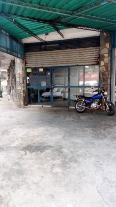 Local ubicado en buena zona comercial en CHACAO