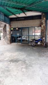 Local ubicado en buena zona comercial en CHACAO
