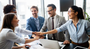 ESTUDIANTES Y PROFESIONALES MEDIO TIEMPO O TIEMPO COMPLETO